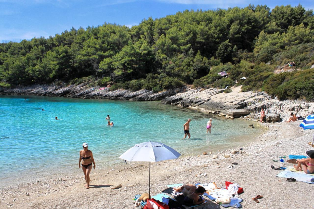 Apartments With A Parking Space Zavalatica, Korcula - 4453 المظهر الخارجي الصورة