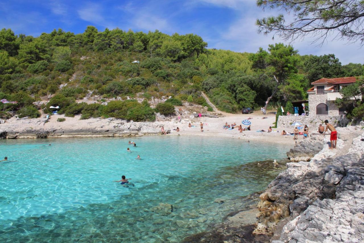 Apartments With A Parking Space Zavalatica, Korcula - 4453 المظهر الخارجي الصورة